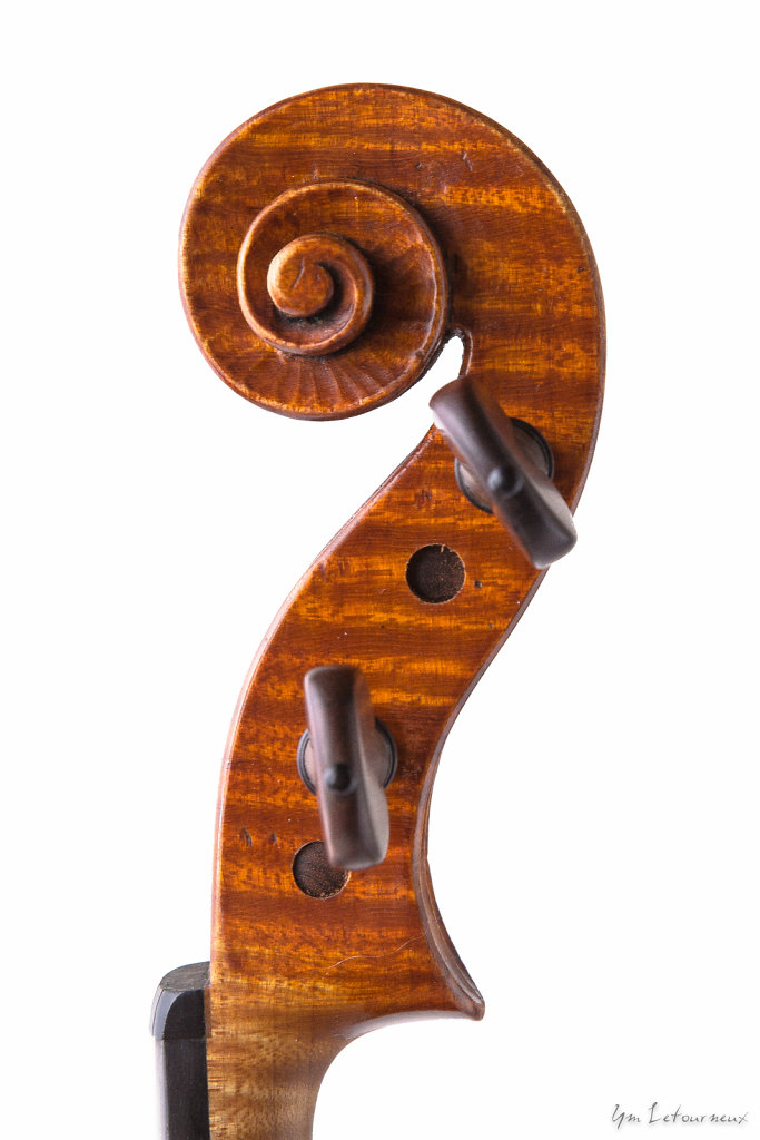 Violin2012-Guarneri-Del-Gesu-model-scroll.jpg